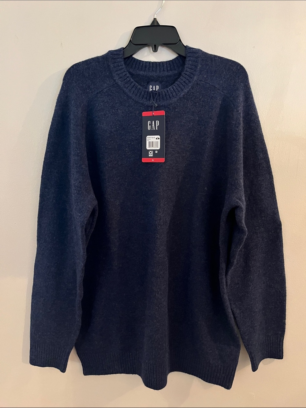 GAP Men’s Crewneck Sweater in Navy